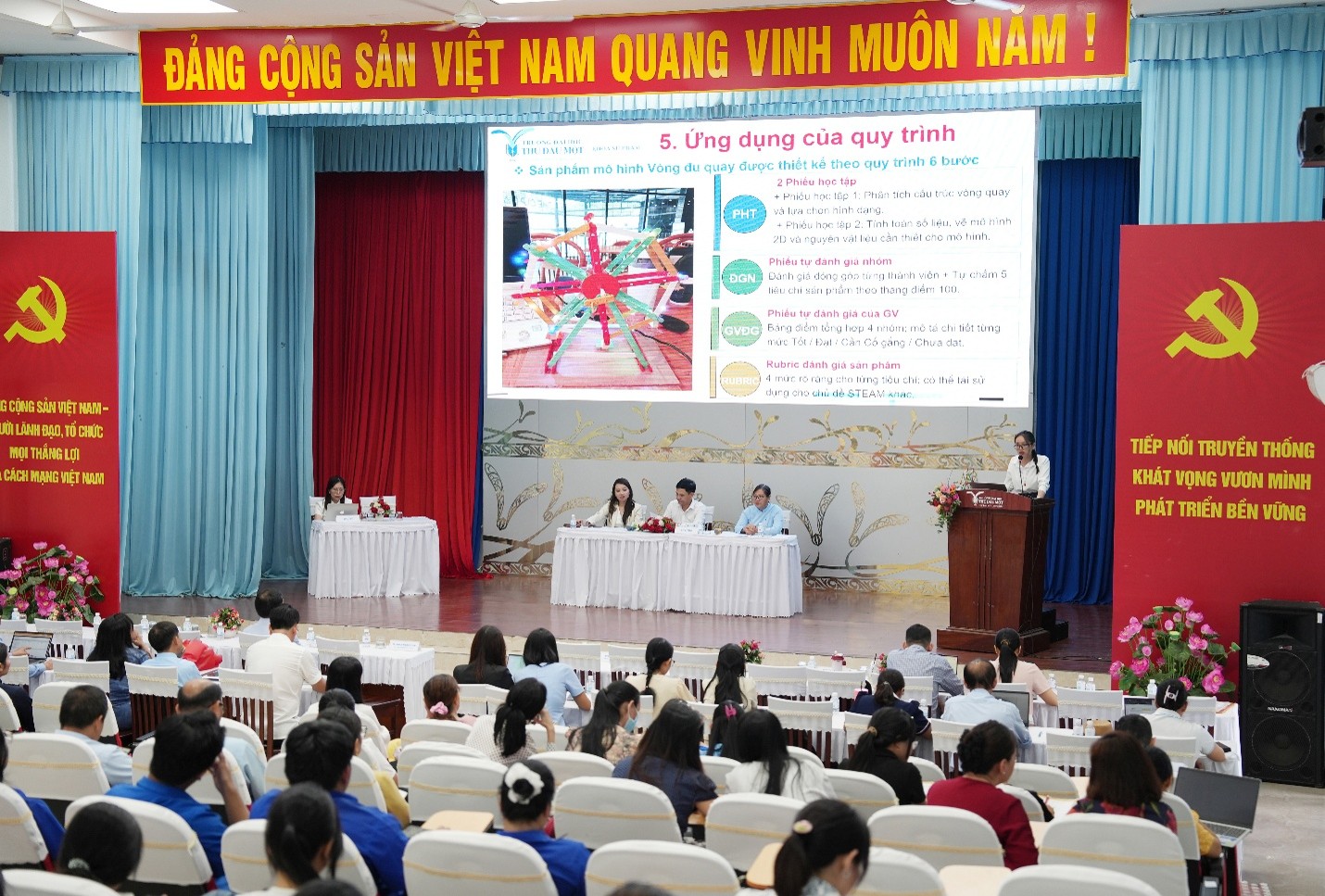 Hình ảnh trong phiên toàn thể